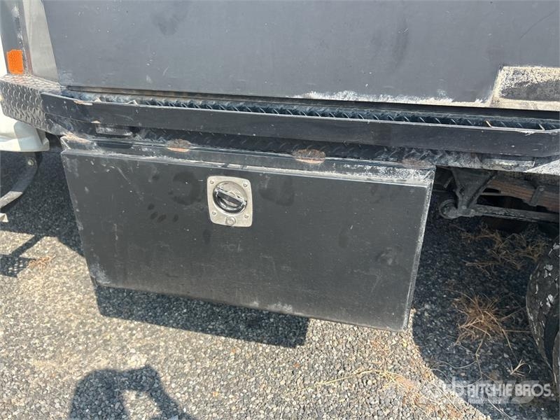 International CV515 4x4 Crew Cab Flatbed Truck Pritschenwagen/Pritschenwagen mit Seitenklappe