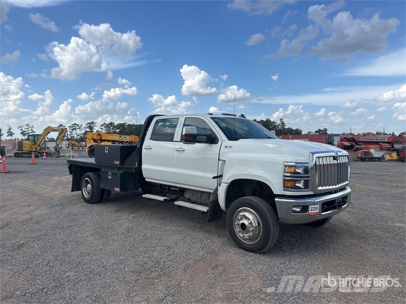 International CV515 4x4 Crew Cab Flatbed Truck Planbiler