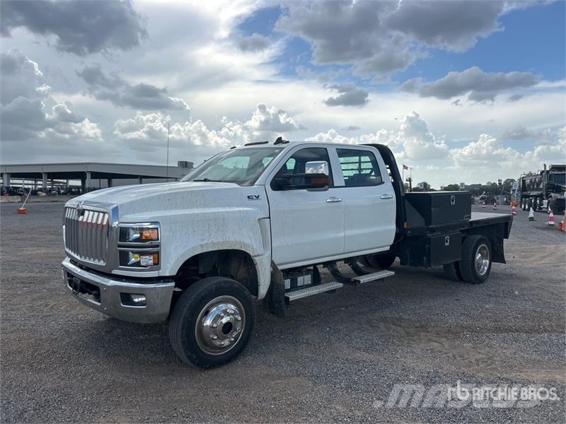 International CV515 4x4 Crew Cab Flatbed Truck Planbiler