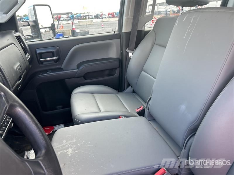 International CV515 4x4 Crew Cab Flatbed Truck Planbiler