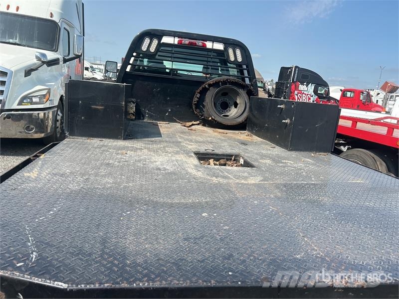 International CV515 4x4 Crew Cab Flatbed Truck Pritschenwagen/Pritschenwagen mit Seitenklappe