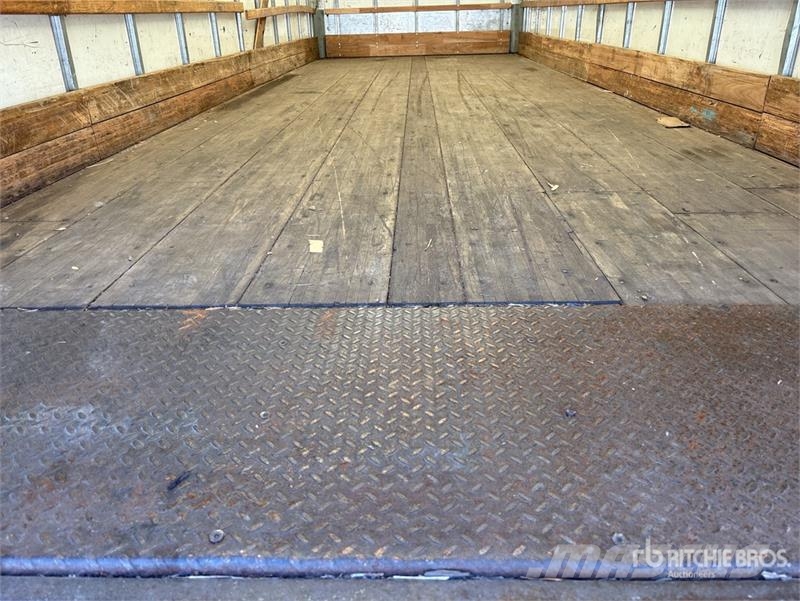 International DuraStar 4300 Camiones caja cerrada