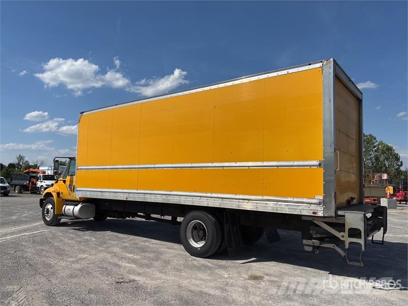 International DuraStar 4300 Camiones caja cerrada