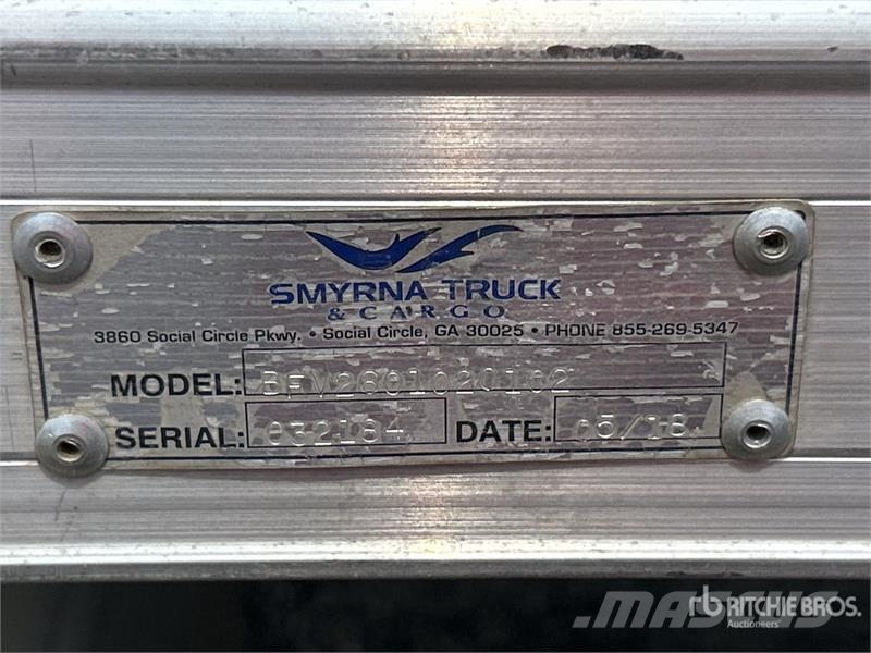 International Durastar 4300 شاحنات ذات هيكل صندوقي