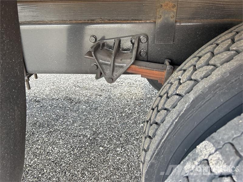 International Durastar 4300 شاحنات ذات هيكل صندوقي