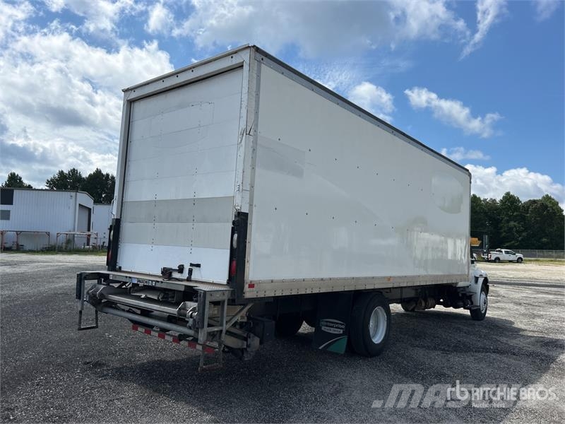 International Durastar 4300 شاحنات ذات هيكل صندوقي