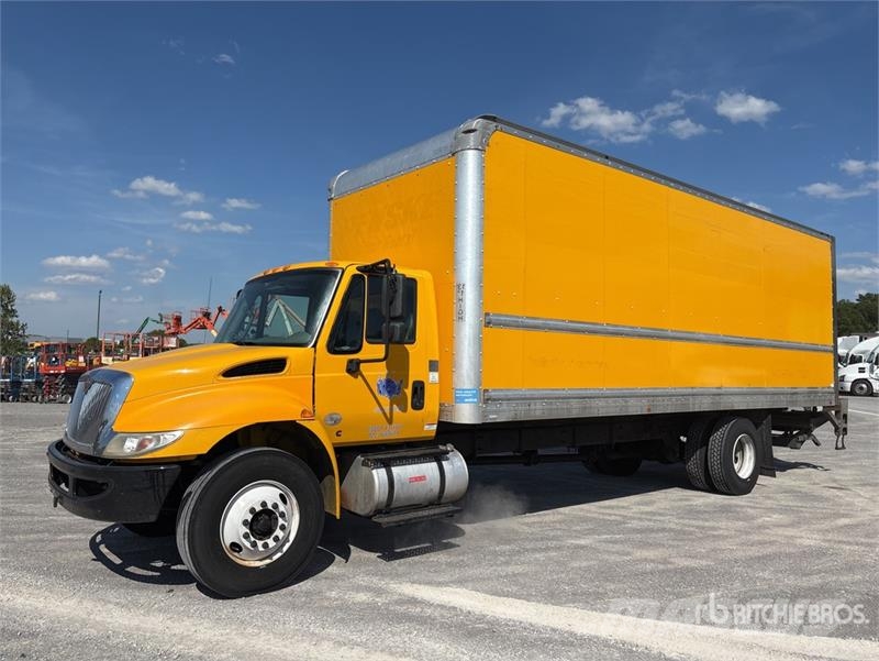 International DuraStar 4300 Camiones caja cerrada