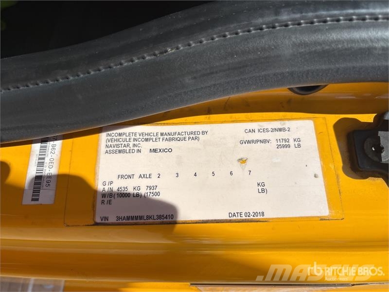 International DuraStar 4300 Camiones caja cerrada