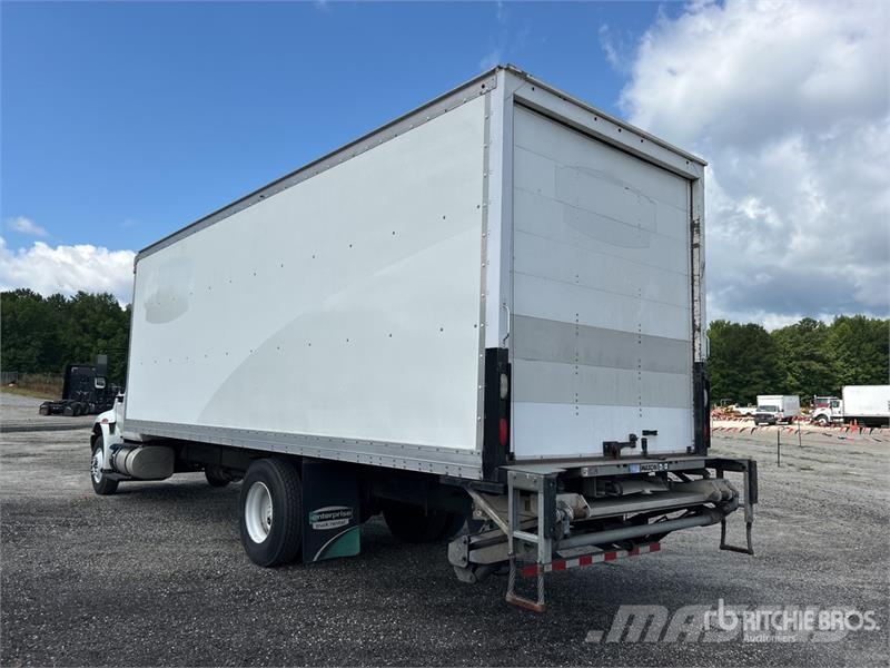 International Durastar 4300 شاحنات ذات هيكل صندوقي