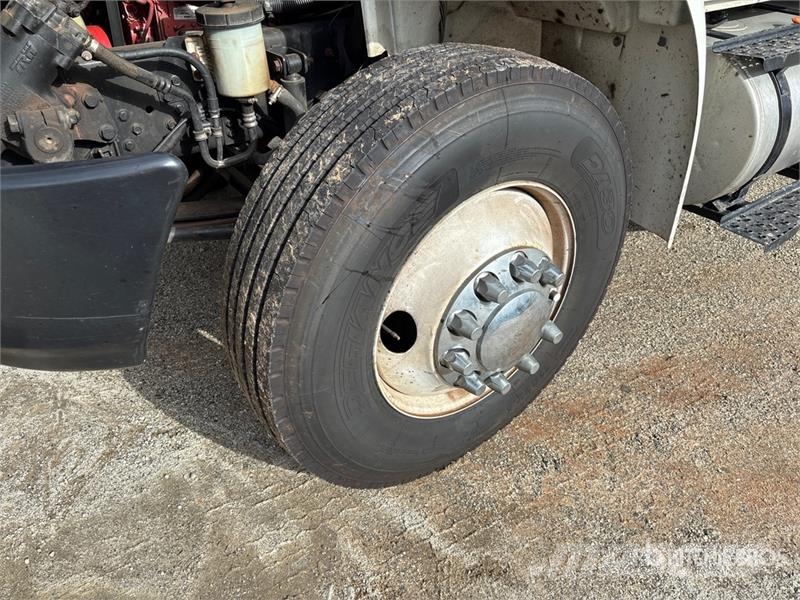 International Durastar 4300 Sanduk kamioni