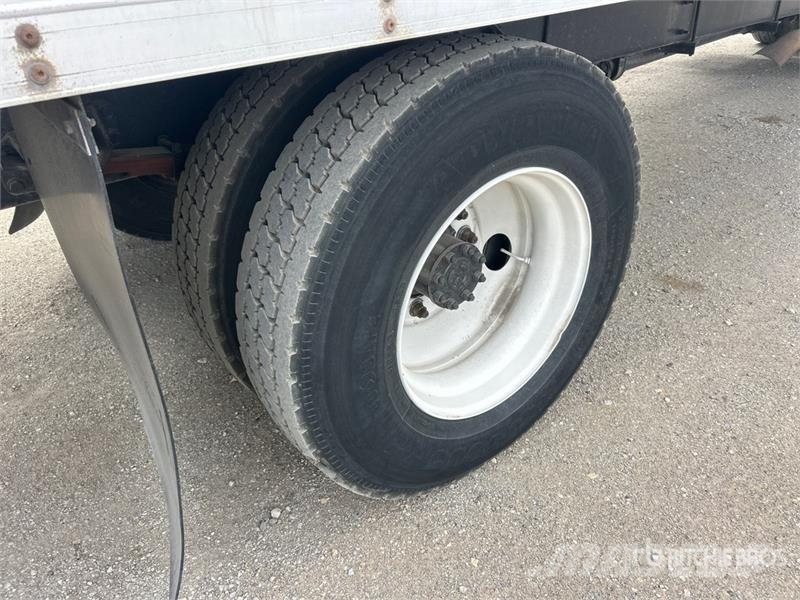 International Durastar 4300 Camiones con caja de remolque