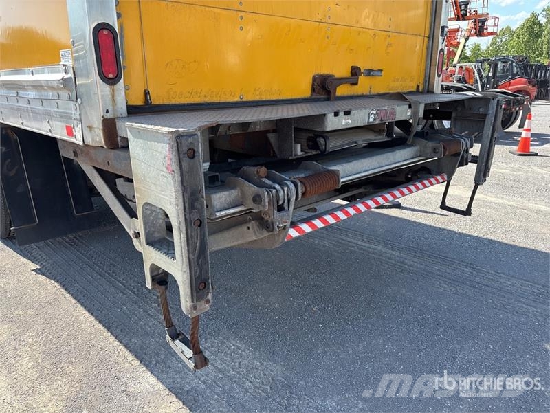 International DuraStar 4300 Camiones caja cerrada