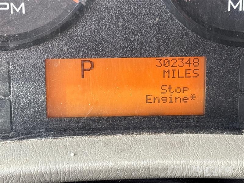 International Durastar 4300 Sanduk kamioni