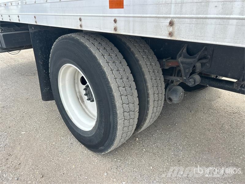 International Durastar 4300 Camiones con caja de remolque