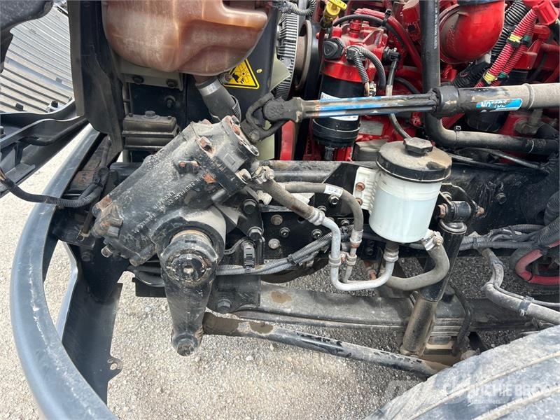 International Durastar 4300 Camiones con caja de remolque