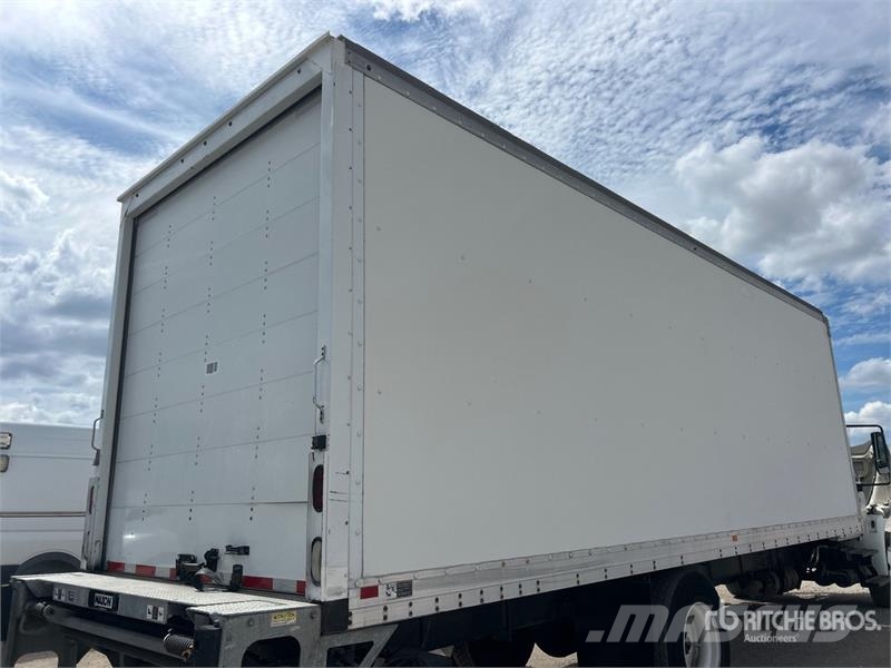 International Durastar 4300 Camiones con caja de remolque