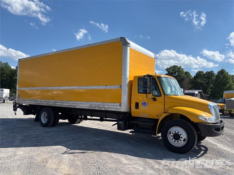 International DuraStar 4300 Camiones caja cerrada