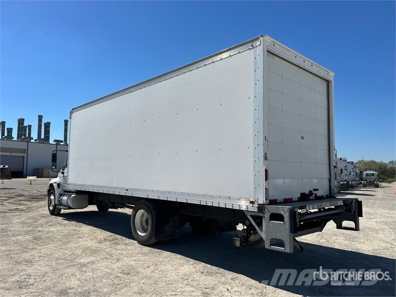 International Durastar 4300 Camiones con caja de remolque
