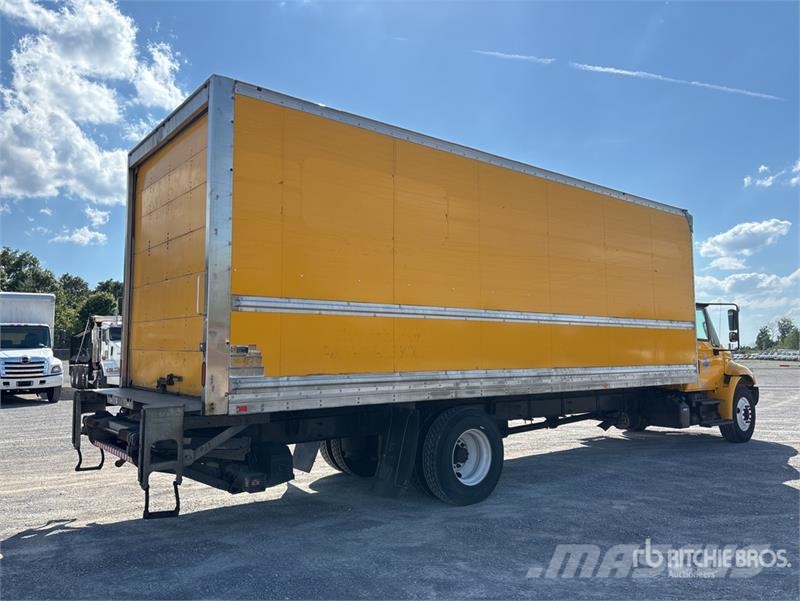 International DuraStar 4300 Camiones caja cerrada