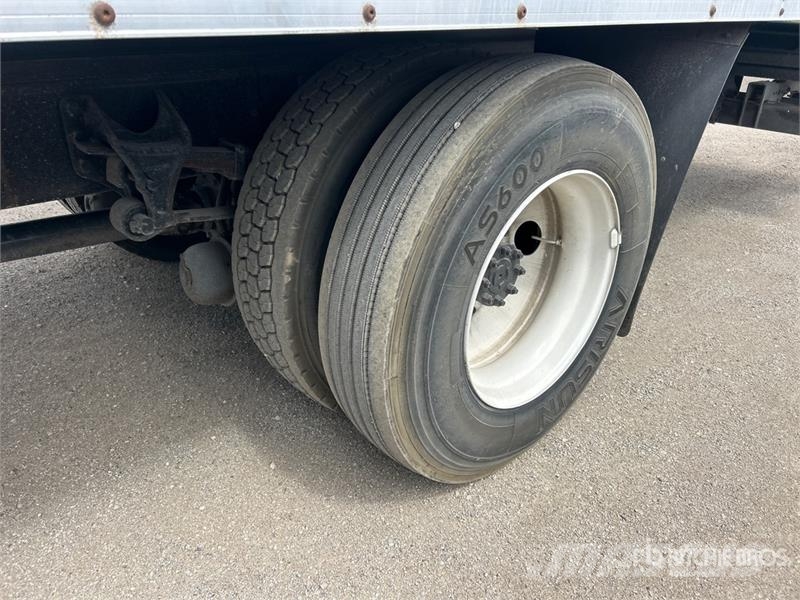 International Durastar 4300 Camiones con caja de remolque