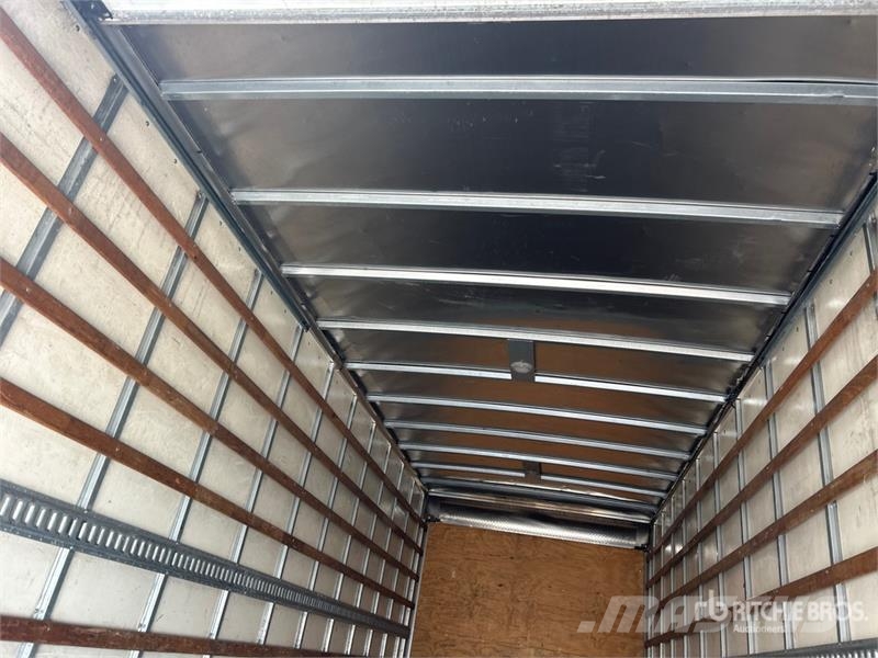 International Durastar 4300 Camiones con caja de remolque