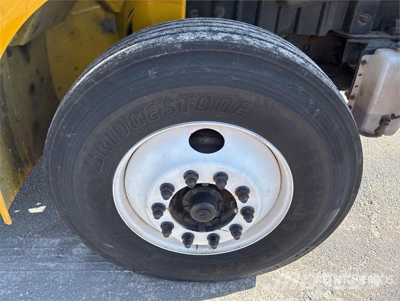 International DuraStar 4300 Camiones caja cerrada