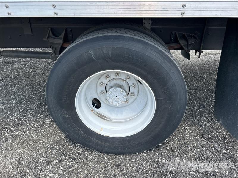 International Durastar 4300 شاحنات ذات هيكل صندوقي