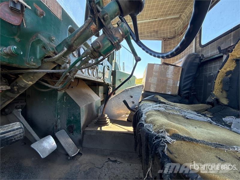 International GI 6x6 T/A Day Cab Truck Tractor Trekkvogner