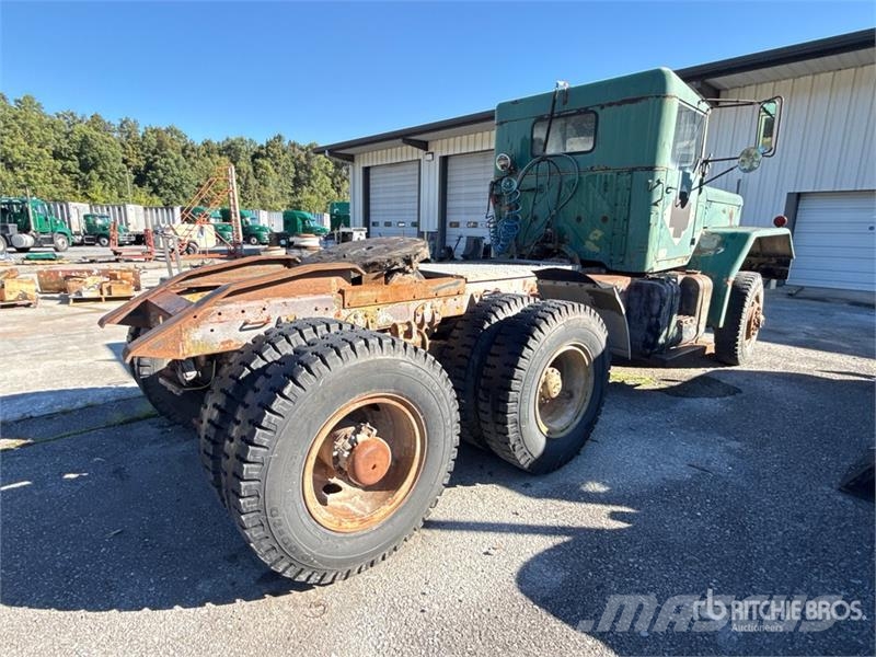 International GI 6x6 T/A Day Cab Truck Tractor Trekkvogner