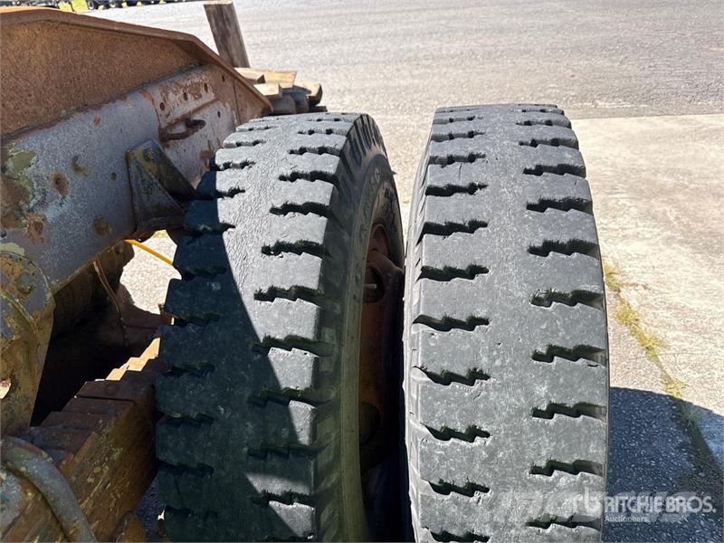 International GI 6x6 T/A Day Cab Truck Tractor Trekkvogner