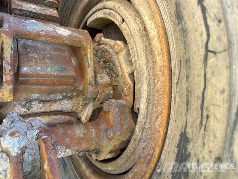 International GI 6x6 T/A Day Cab Truck Tractor Trekkvogner