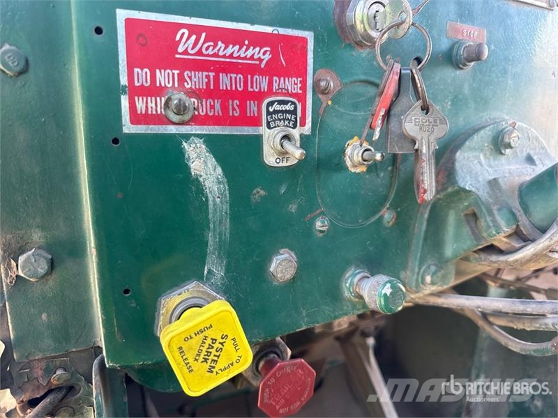 International GI 6x6 T/A Day Cab Truck Tractor Trekkvogner