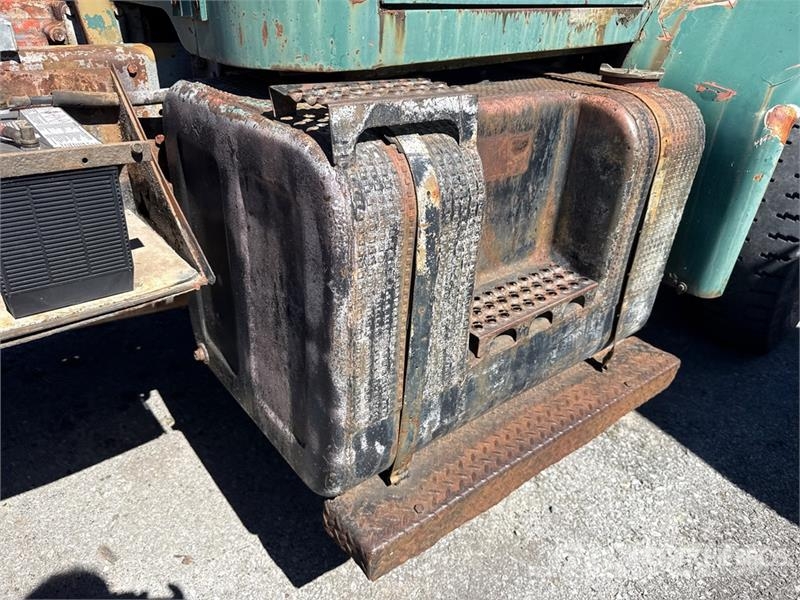 International GI 6x6 T/A Day Cab Truck Tractor Trekkvogner
