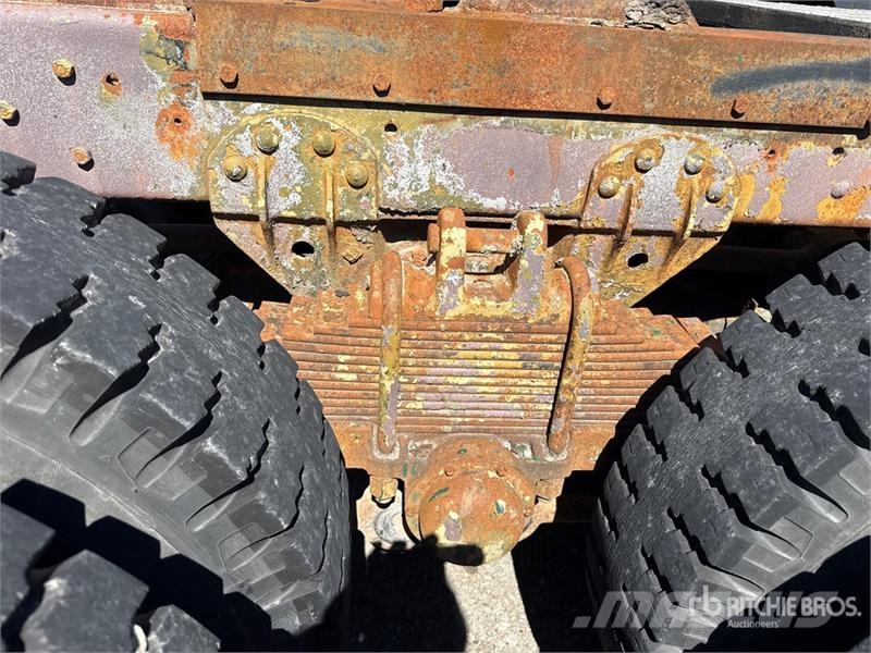 International GI 6x6 T/A Day Cab Truck Tractor Trekkvogner