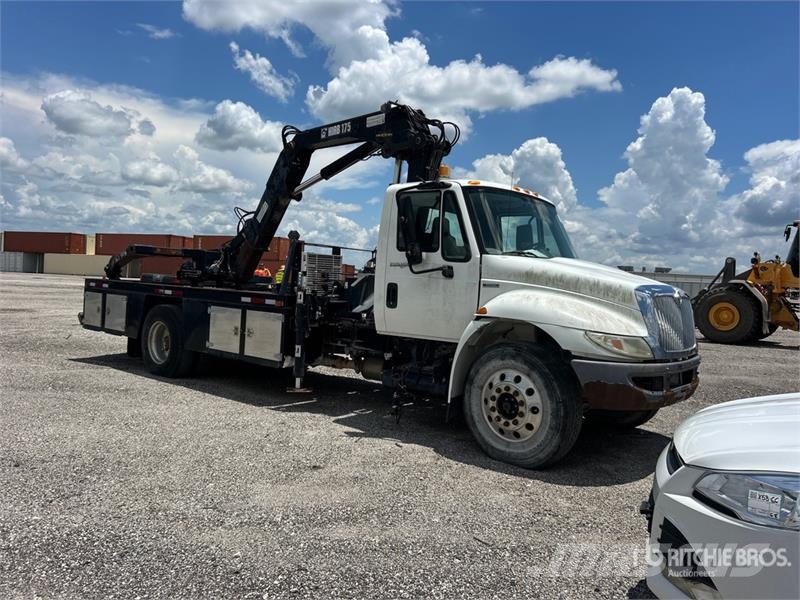 International Hiab 175-1 14330 lb Knuckle Boom on  International Автокранове
