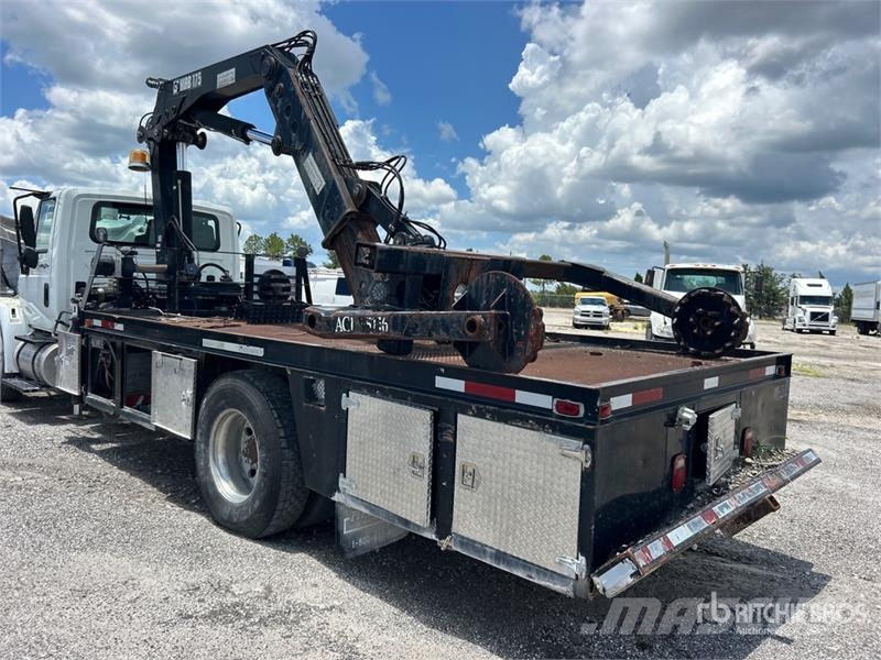 International Hiab 175-1 14330 lb Knuckle Boom on  International Автокранове