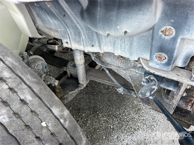 International Hiab 175-1 14330 lb Knuckle Boom on  International Автокранове