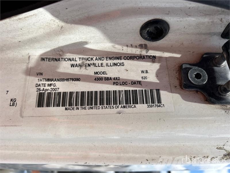 International Hiab 175-1 14330 lb Knuckle Boom on  International Автокранове