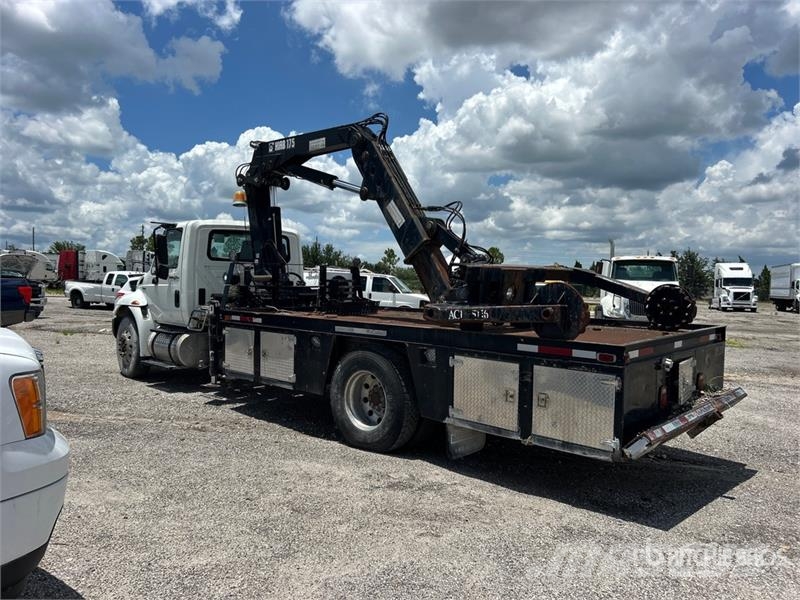 International Hiab 175-1 14330 lb Knuckle Boom on  International Автокранове