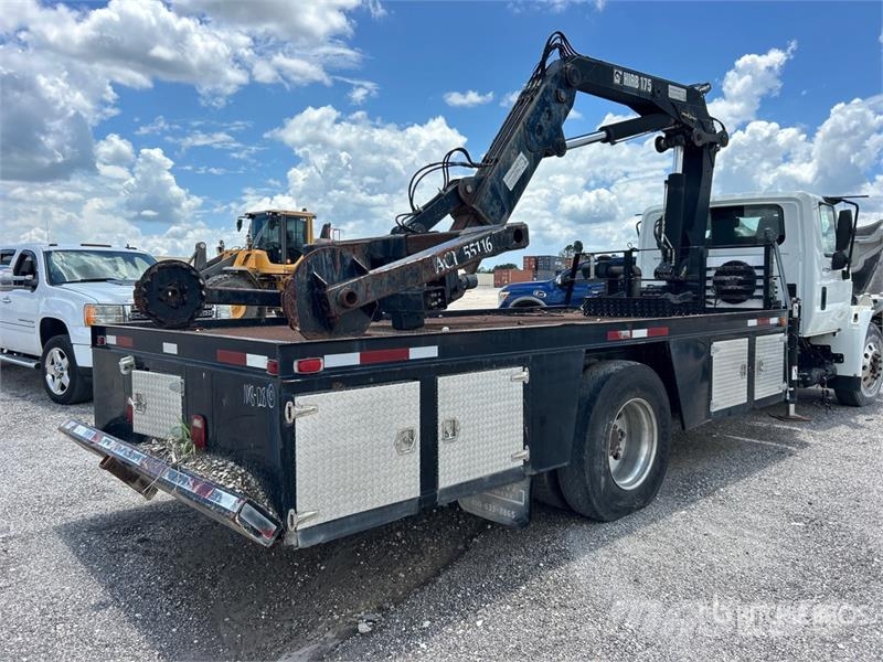 International Hiab 175-1 14330 lb Knuckle Boom on  International Автокранове