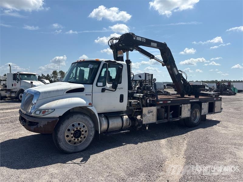 International Hiab 175-1 14330 lb Knuckle Boom on  International Автокранове