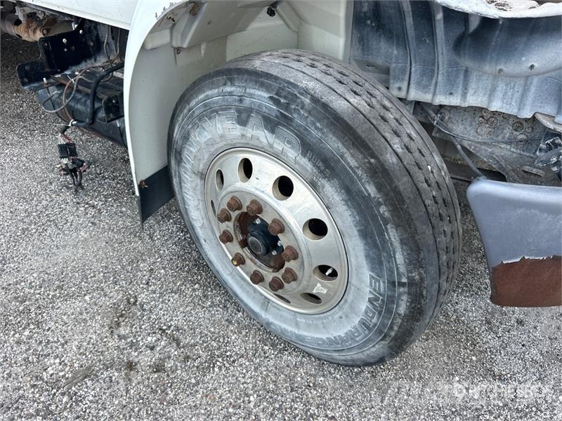 International Hiab 175-1 14330 lb Knuckle Boom on  International Автокранове