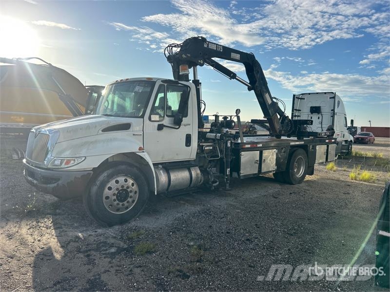 International Hiab 175-1 14330 lb Knuckle Boom on  International Nosturiautot