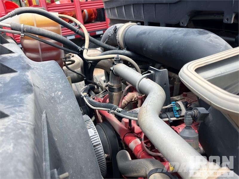 International HV607 4000 gal 6x4 Water Truck Tovornjaki za vodo