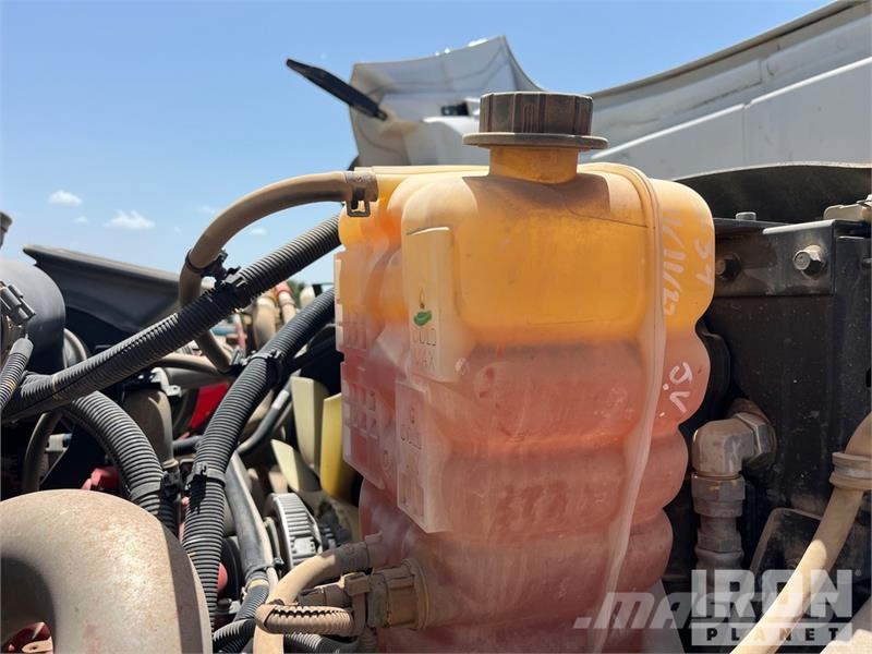 International HV607 4000 gal 6x4 Water Truck Tovornjaki za vodo