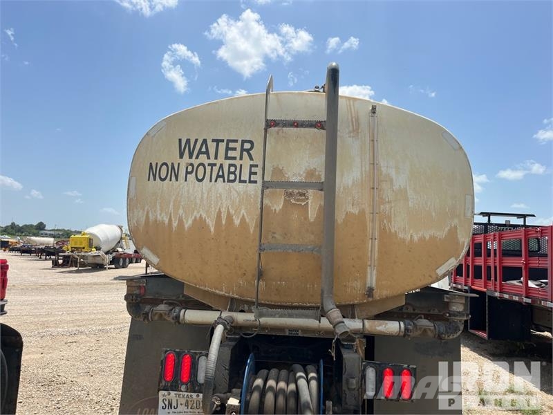 International HV607 4000 gal 6x4 Water Truck Tovornjaki za vodo