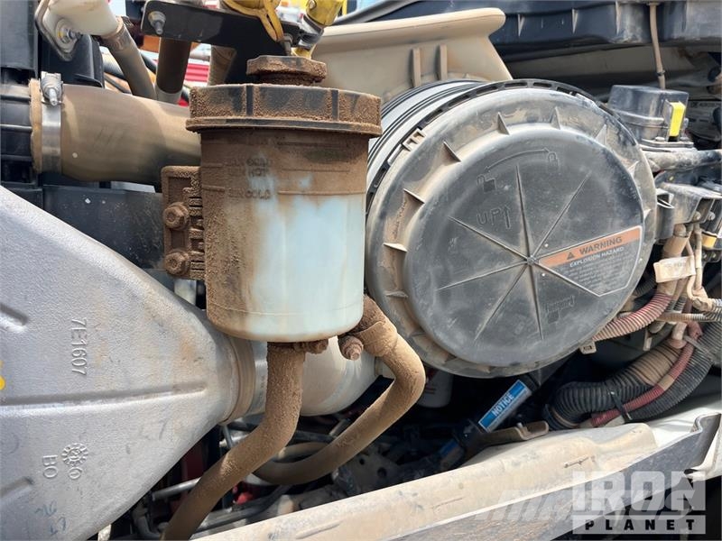International HV607 4000 gal 6x4 Water Truck Tovornjaki za vodo