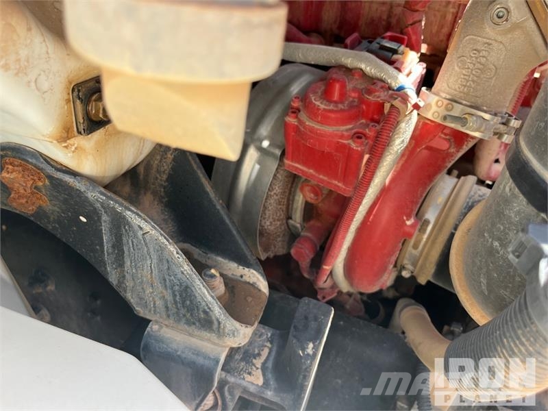 International HV607 4000 gal 6x4 Water Truck Tovornjaki za vodo