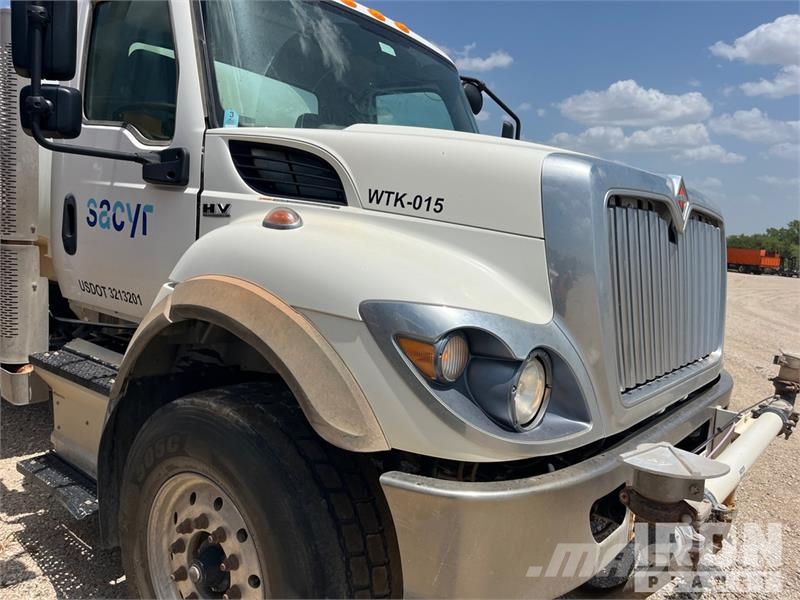International HV607 4000 gal 6x4 Water Truck Tovornjaki za vodo