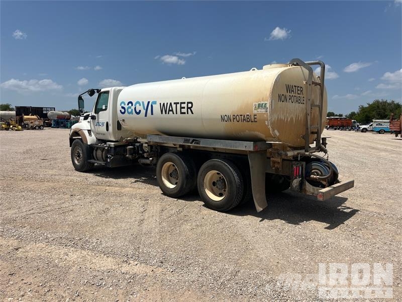 International HV607 4000 gal 6x4 Water Truck Tovornjaki za vodo